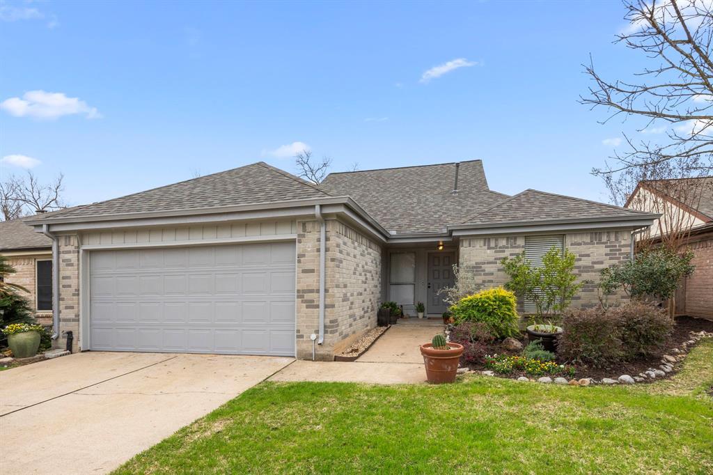 Nhà 3 beds tại Sugar Land Tx $325K! sân vườn riêng, tiện nghi đầy đủ